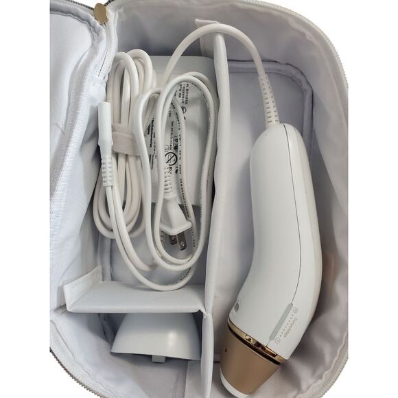 Braun Silk-Expert Pro 5 PL5137 IPL Permanent Hair Removal System - Picture 1 of 3